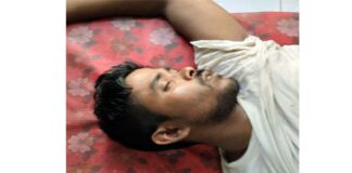 খোকসায় সড়কের পাশে পরেছিল সজ্ঞাহীন যুবক