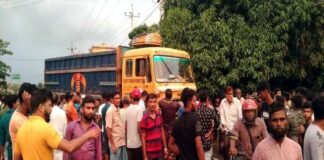 ট্রাক-মাহেন্দ্রের মুখোমুখি সংঘর্ষে পুলিশসহ নিহত ২