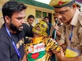 ভারতীয় দর্শকদের মারধরে হাসপাতালে টাইগার রবি