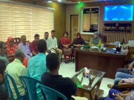 খোকসার কর্মকর্তাদের কাছে সমস্যা নিয়ে গেলেন এক সমন্বয়ক