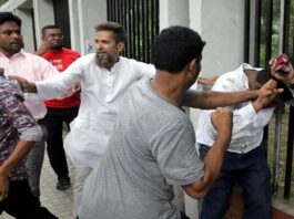 মানববন্ধনে আসা আওয়ামী লীগ সমর্থকদের ওপর হামলা