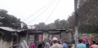 দৌলতপুরে তেলের গোডাউনের আগুন