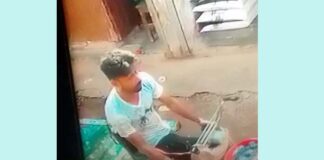 খোকসায় বাবার ভ্যান চুরি: তিন শিশুর পড়া লেখা বন্ধের শঙ্কা