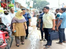 খোকসায় ফুটপাত থেকে দখলদার উচ্ছেদ অভিযান