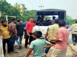 অবৈধভাবে বালু উত্তোলনের দায়ে দুইজনকে কারাদন্ড