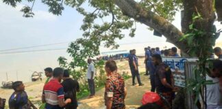 পদ্মা নদীতে দুর্বৃত্তদের হামলা দুই পুলিশ সদস্য নিখোঁজ