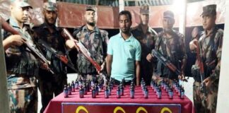 দৌলতপুরে বিজিবি’র অভিযানে অস্ত্র মাদকসহ চার জন আটক