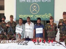 দৌলতপুরে সেনাবাহিনীর অভিযানে আগ্নেয়াস্ত্র উদ্ধার