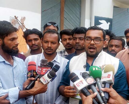 কুষ্টিয়ায় সাধারণ শিক্ষার্থীদের সাথে কেন্দ্রীয় ছাত্রদল নেতাদের মতবিনিময়