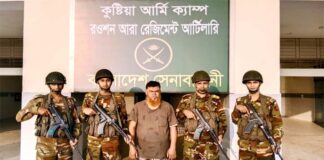 দৌলতপুরে পিস্তলসহ শীর্ষ সন্ত্রাসী আনিস আটক