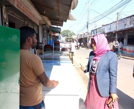 খোকসায় ফুটপাত দখলে রাখায় ৩ ব্যবসায়ীকে জরিমানা