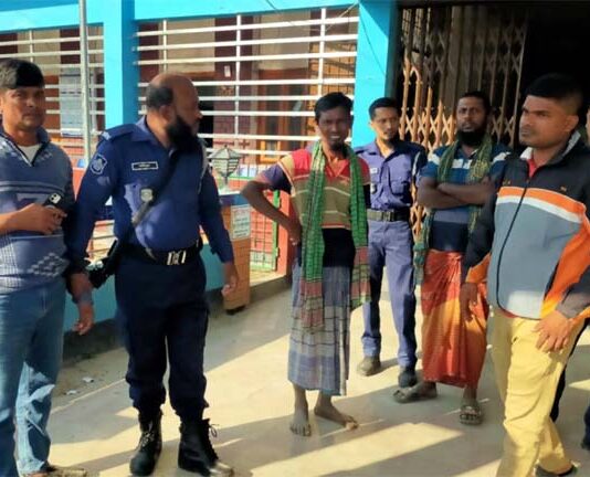 গড়াই তীরের মাটি যাচ্ছিল অবৈধ ইট ভাটায়, অভিযানে ৪ জনকে কারাদন্ড