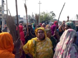 কৃষক দল নেতার বিরুদ্ধে ভূমিহীনদের জমি দখলের অভিযোগ