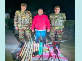 কুষ্টিয়ায় অস্ত্র গুলিসহ শীর্ষ সন্ত্রাসীকে আটক করেছে সেনাবাহিনী