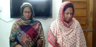 কুষ্টিয়ায় ট্রাফিক পুলিশকে জুতা পেটা করা সেই দুই নারী আটক