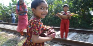 শিশুর হাঁসি