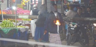 রেলের সিগনাল হয় মশাল জ্বেলে