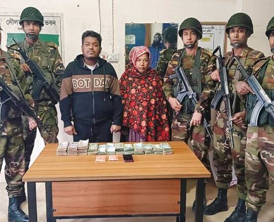দৌলতপুরে বিএনপি নেতার বাড়ি থেকে ইয়াবা ও নগদ টাকা উদ্ধার