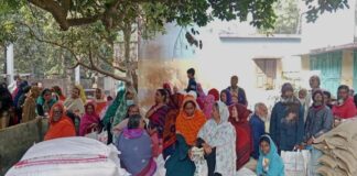 কুমারখালীতে টিসিবির তেল চেয়ে ৫৭০ জনের লিখিত আবেদন