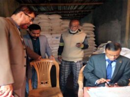 ‘সারের সংকট নেই, পরিবহনের কারণে পৌঁছাতে ধীরগতি’ – যুগ্ম সচিব