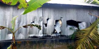 কুমারখালীতে নৌকা ছিদ্র করাকে কেন্দ্র করে সংঘর্ষ