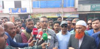 খোকসায় সাবেক ছাত্রদল নেতার উপর হামলার প্রতিবাদে মানববন্ধন