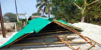 মুক্তিযোদ্ধার নির্মানাধীন ঘর ভেঙ্গে দেওয়ার অভিযোগ বিএনপি নেতার বিরুদ্ধে