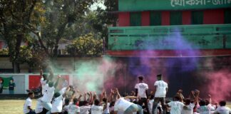 আবিরে আবিরে বিদায়