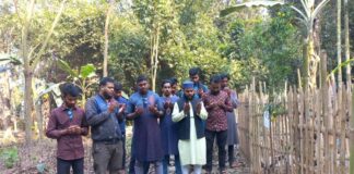 খোকসায় শহীদ মারুফ ও মাহিমের কবর জিয়ারত