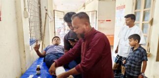 ঈদগাহে টাকা আদায়কে কেন্দ্র করে দু’পক্ষের সংঘর্ষ