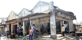 খোকসায় অগ্নিকান্ডে তিন দোকান ভস্মীভূত