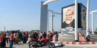 ডাম্ব ট্রাকের চাপায় ৩ বছরের ছেলে শিশুসহ মায়ের মৃত্যু