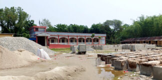 কলেজের খেলার মাঠ ব্লক তৈরীর কারখানা