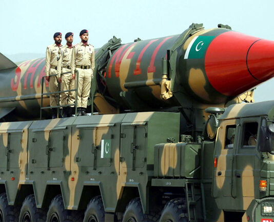 ভারত হামলা করলে পারমাণবিক অস্ত্র ব্যবহার করবে পাকিস্তান