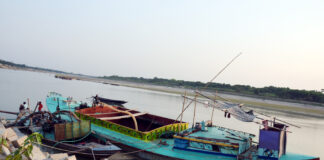 খোকসায় অবৈধ ড্রেজার ও বালু ব্যবসায়ীকে দেড় লাখ টাকা জরিমান