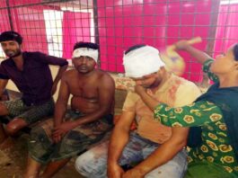 ঝড়ে পড়া নারিকেলের দখল নিয়ে দু’পক্ষের সংঘর্ষ