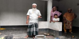 খোকসায় ডেস্কি ভর্তি বৃষ্টির পানিকে পরে শিশুর মৃত্যু