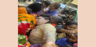 প্রতারণার অভিযোগে নারী চিকিৎসককে পুলিশে দিয়েছে জনতা