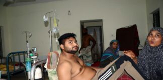 চাঁদসী চিকিসালয় থেকে চিকিৎসা নিয়ে দুইজন হাসপাতালে