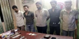 কুষ্টিয়ায় টর্চার সেলের সন্ধান: অস্ত্র-মাদকসহ সন্ত্রাসী আটক