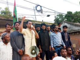 খোকসায় যুবদল নেতার নেতৃত্বে লিফলেট বিতরণ