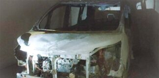 দৌলতপুরে দুই পক্ষের সংঘর্ষে বাড়িঘর ভাঙচুর