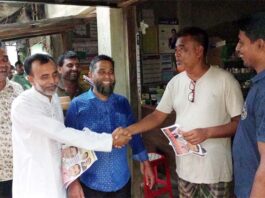 খোকসায় বিএনপি’র ৩১ দফার লিফলেট বিতরণ