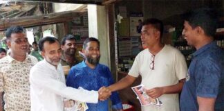 খোকসায় বিএনপি’র ৩১ দফার লিফলেট বিতরণ