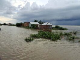দৌলতপুরের বন্যাঃ বন্ধ করা হলো ২১ শিক্ষা প্রতিষ্ঠান