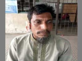 দোকানীর কান কামড়ে ছিঁড়ে দিল যুবক