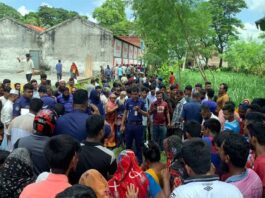 প্রতিপক্ষের হামলায় বাবা-ছেলের মৃত্যু