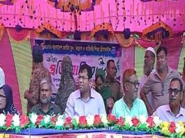 হাতুড়ি হাতে ফুটবল মাঠে শিক্ষার্থী, ফুটবল সেমিফাইনাল স্থগিত