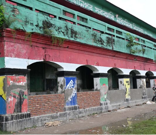 পাল্টে ফেলা হলো মূল ভবনের নকশা