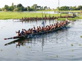 খোকসায় পদ্মা নদীর কোলে নৌকাবাইচ প্রতিযোগিতার উদ্বোধন